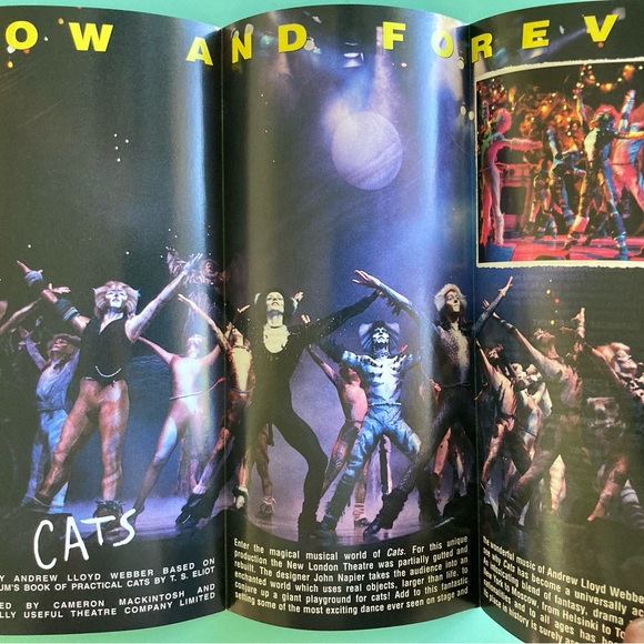 Flyer Cats Color NEW LONDON THEATRE London 8”X4” Color Three Panels When Opened - Picture 2 of 3